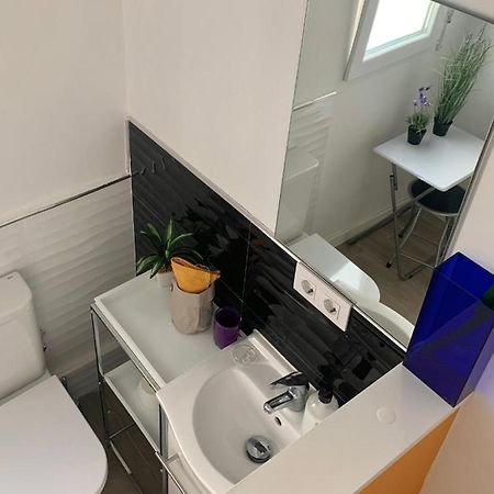 Alquilo Habitacion Individual Con Aseo Privado Solo Chicas, Only Girls Βαλένθια Εξωτερικό φωτογραφία