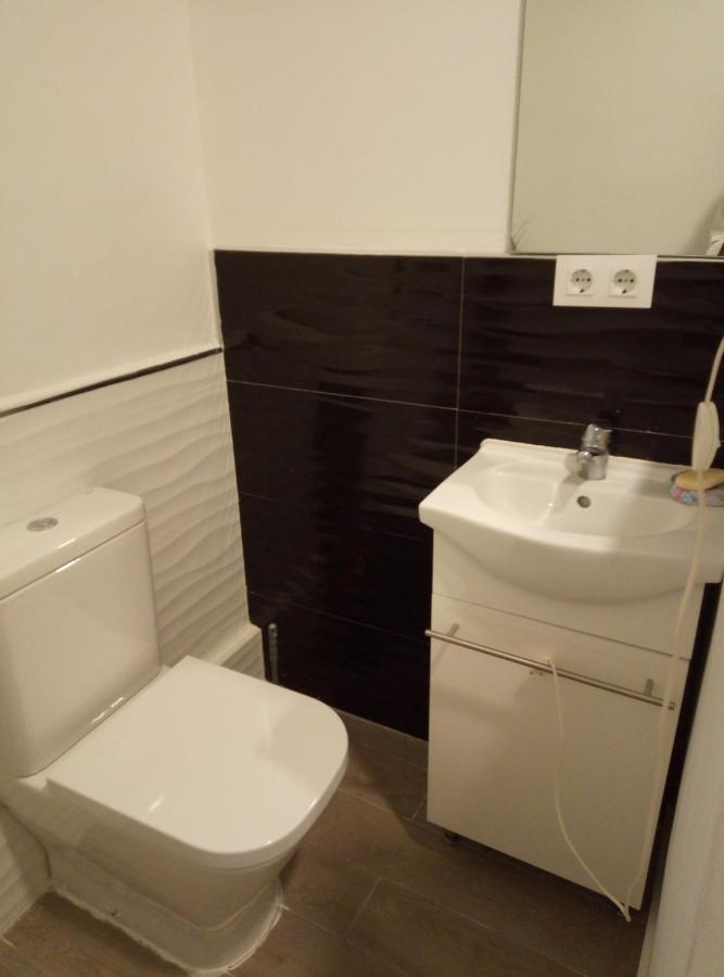 Alquilo Habitacion Individual Con Aseo Privado Solo Chicas, Only Girls Βαλένθια Εξωτερικό φωτογραφία